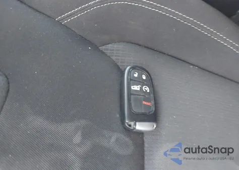 2015 Jeep Cherokee Latitude Altitude z USA, uszkodzony, nr VIN 1C4PJMCB0FW775159